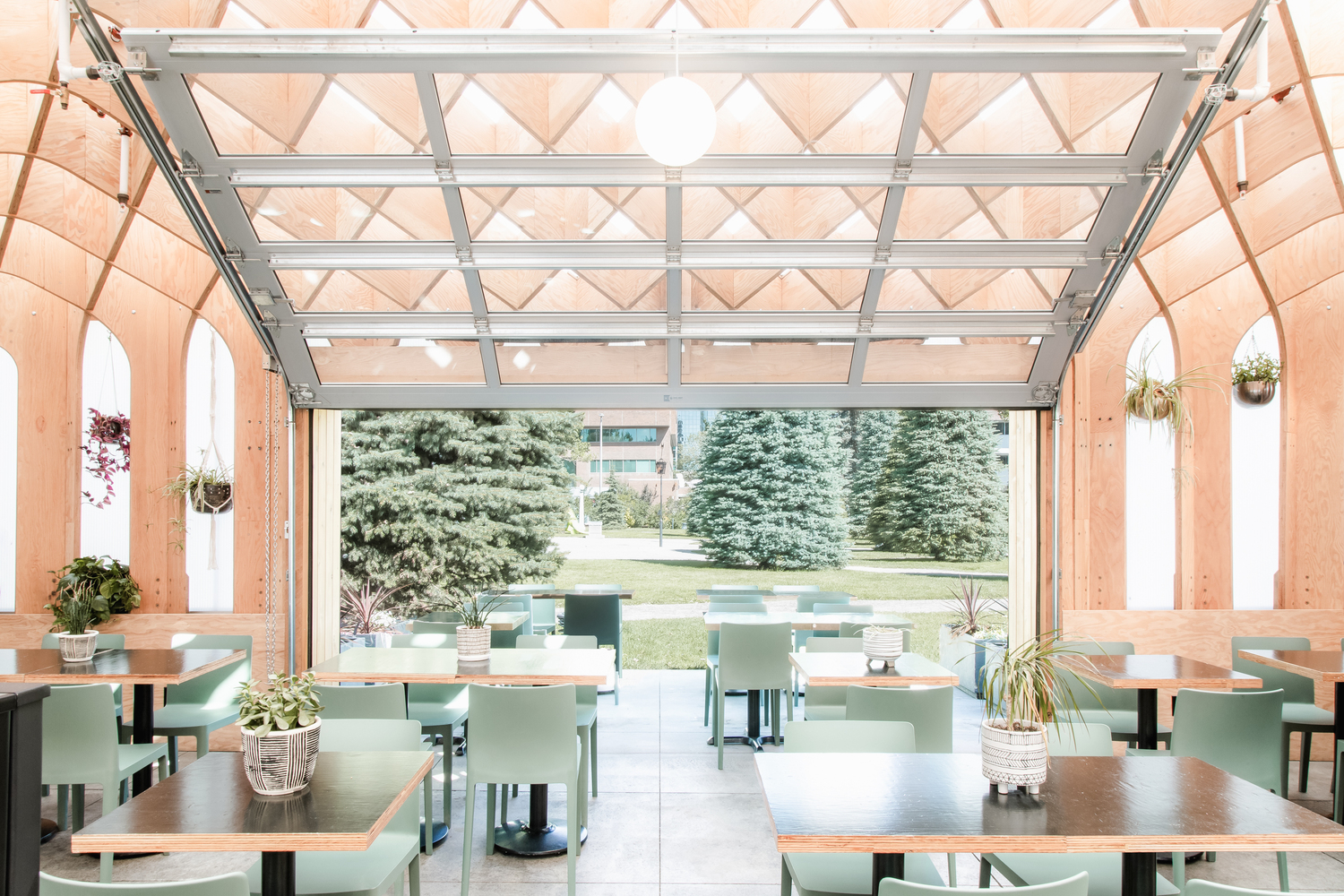 加拿大卡尔加里中央纪念公园木质曲线餐厅设计丨Studio North-18