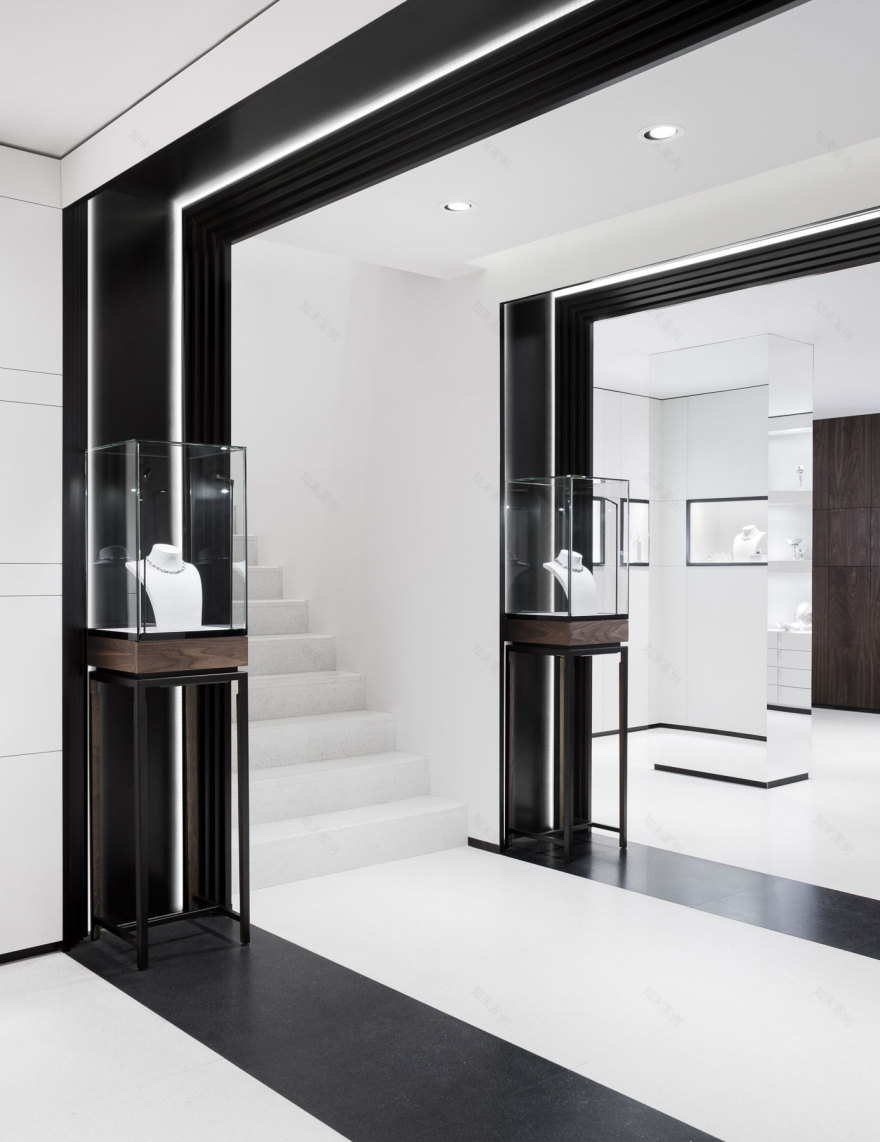 丹麦设计名宿 Georg Jensen 伦敦新旗舰店,精致奢华的艺术空间-3