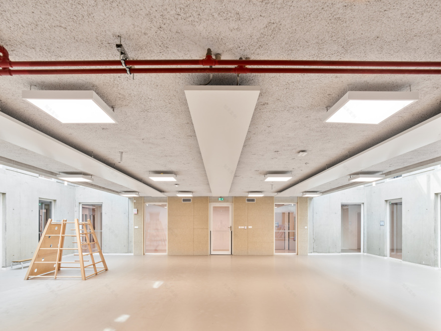 此处 Comple· 可能拼写有误,推测可能是 Complex 如果是 School Complex of the Olive Tree ,可翻译为橄榄树学校园区 丨法国丨GGR architectes-34