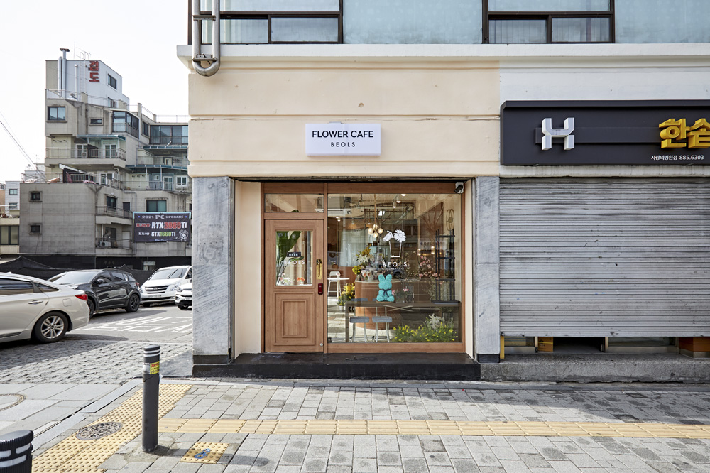 温煦氛围的 10 坪白砖咖啡馆设计案例-14