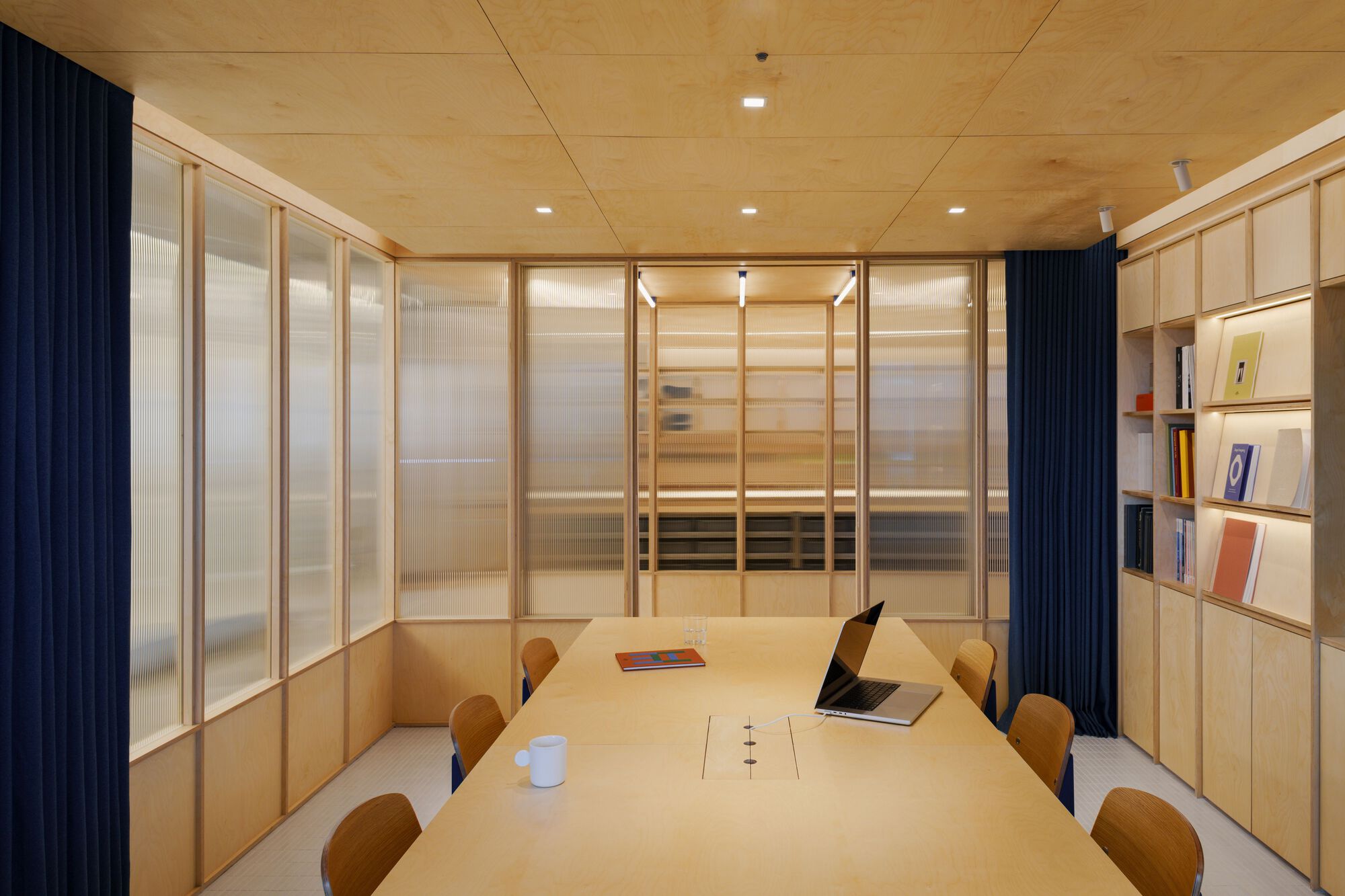 KUBRICK Office / InOrder Studio-13