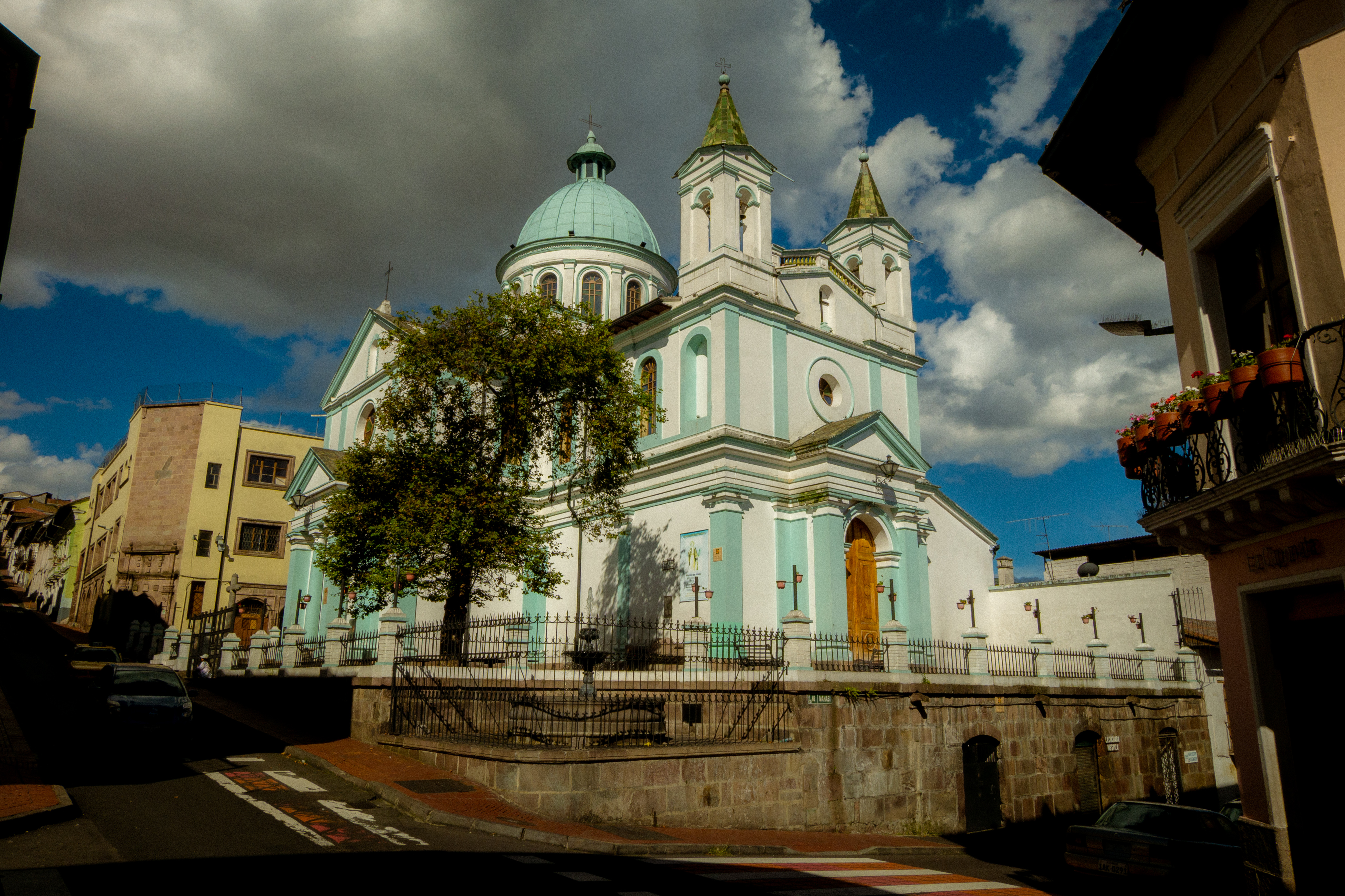 Caminata solitaria por el centro histórico de Quito-18