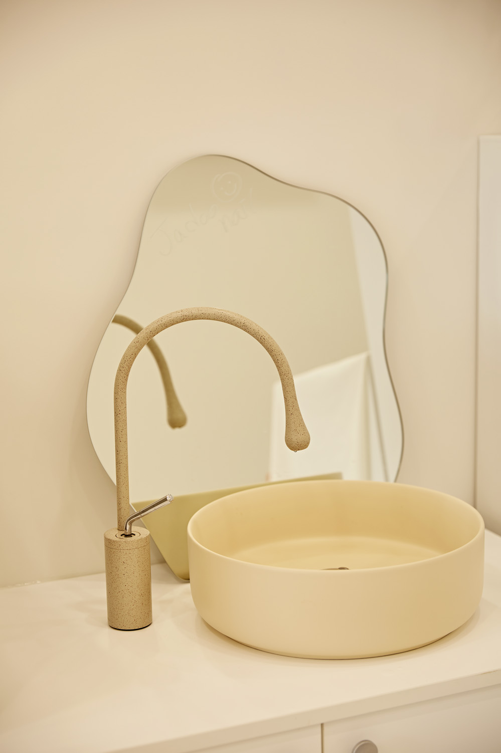 12 平米现代风格四叶草小店设计-16