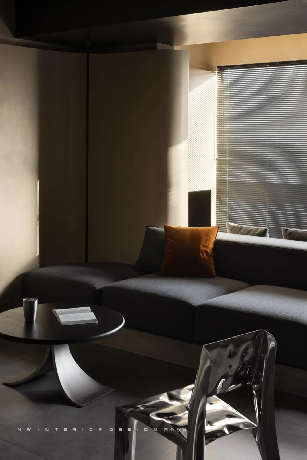 光与暗 · 岳阳·岳州帝苑暗黑系暖居设计丨中国岳阳丨湖南内外设计-32