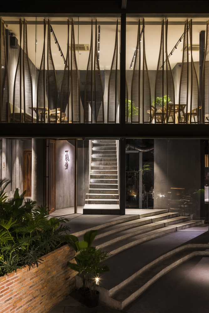 越南 IPPUDO 餐厅——绿植与木筷的多层空间叙事-41