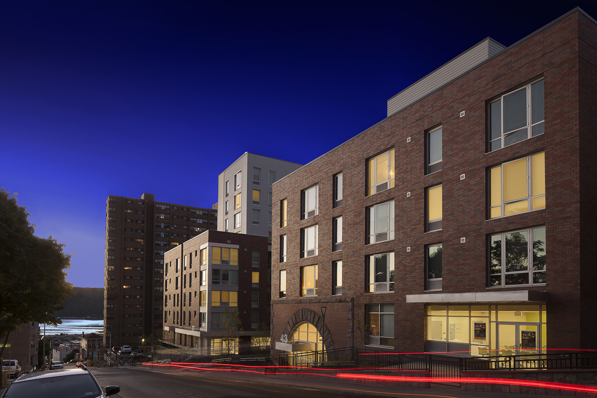 Schoolhouse Terrace | 融入社区的环保老年公寓-16