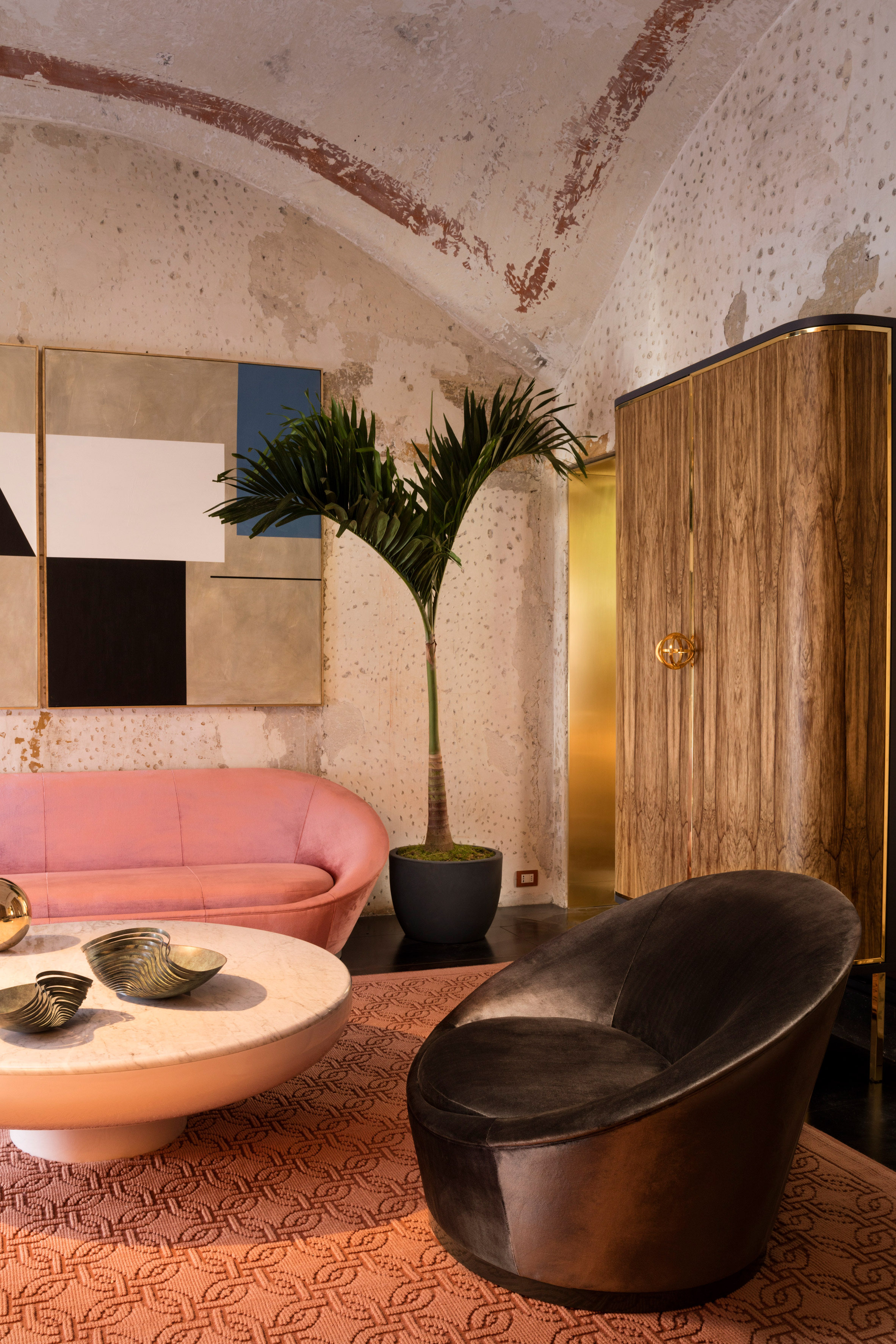 Sé pairs rich tones with golden details for apartment at Rossana Orlandi's Milan showroom-21