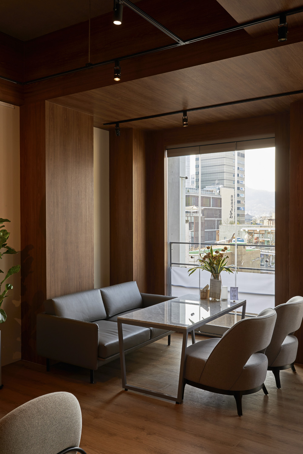 现代高级风 240 平咖啡厅设计-18