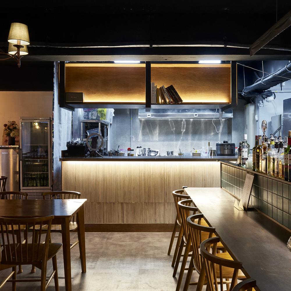 现代简约风 30 平米小酒馆，打造温馨社交空间-14