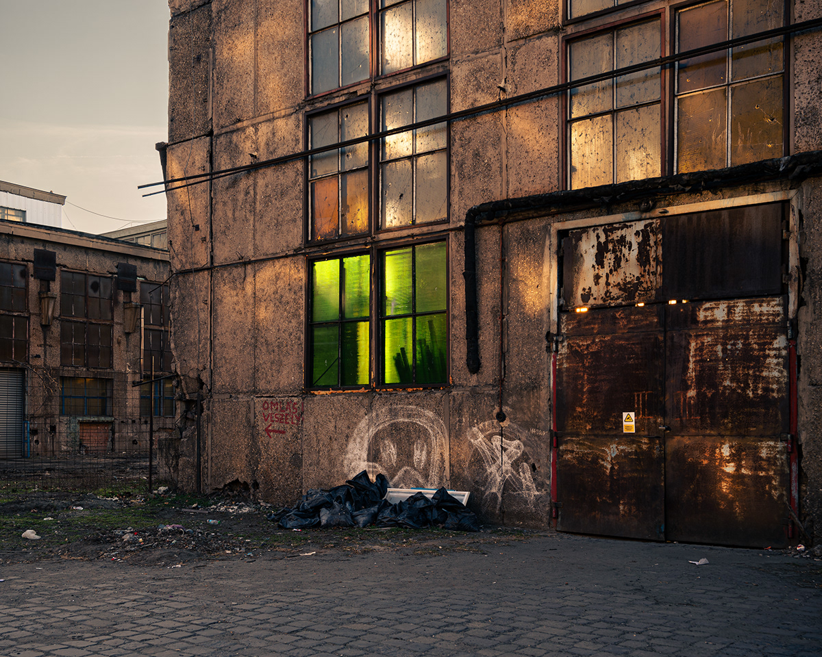 现代简约公寓设计丨Gyenes András-3