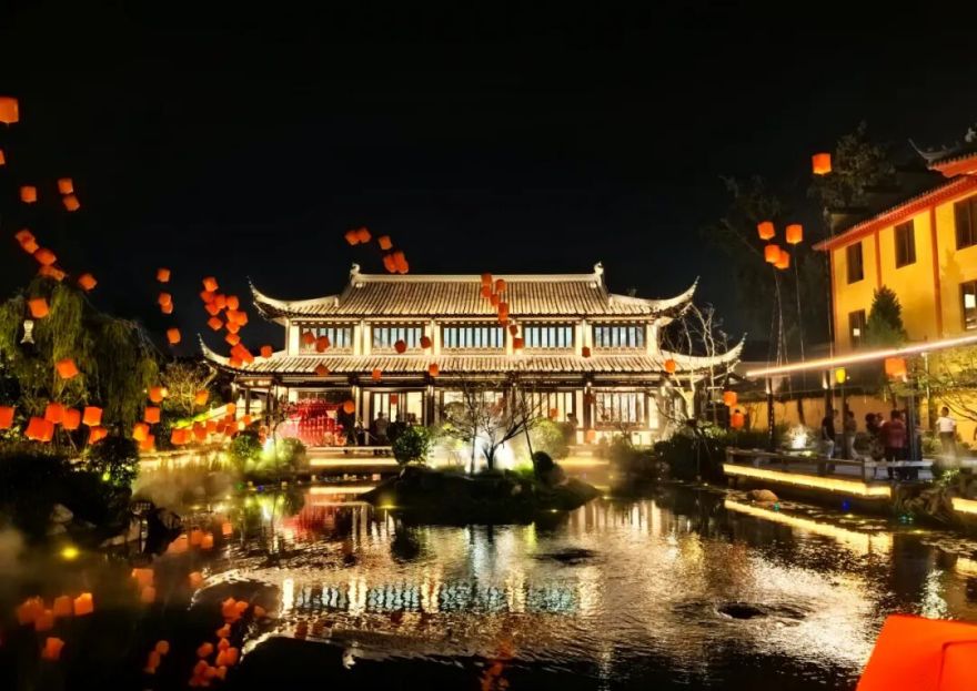 国庆去哪儿|上海光影节入驻新场古镇-12