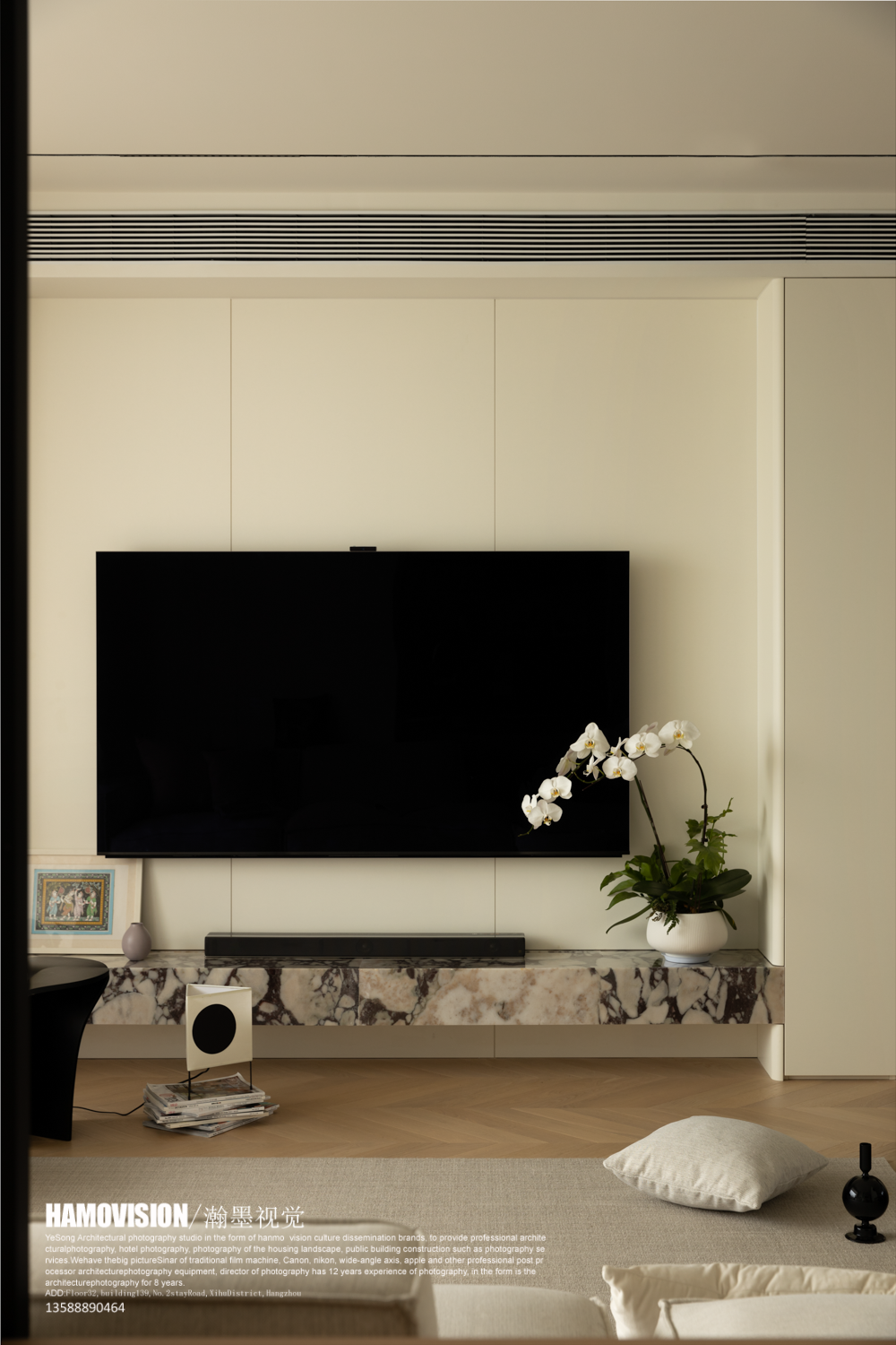 奶油色空间中的极简艺术丨中国上海丨年·演播室-12