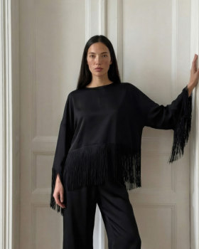 AI съемка, вдохновленная брендом The Ayris brand