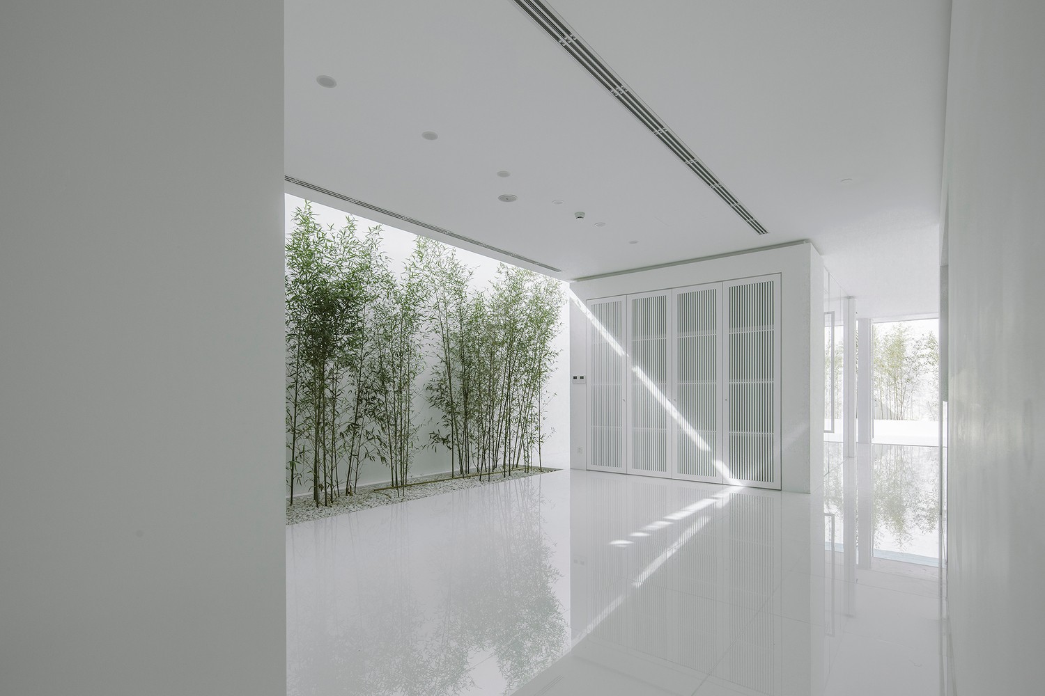 “闹中取静”——购物大厦上建立起竹林环绕的私人会所-14