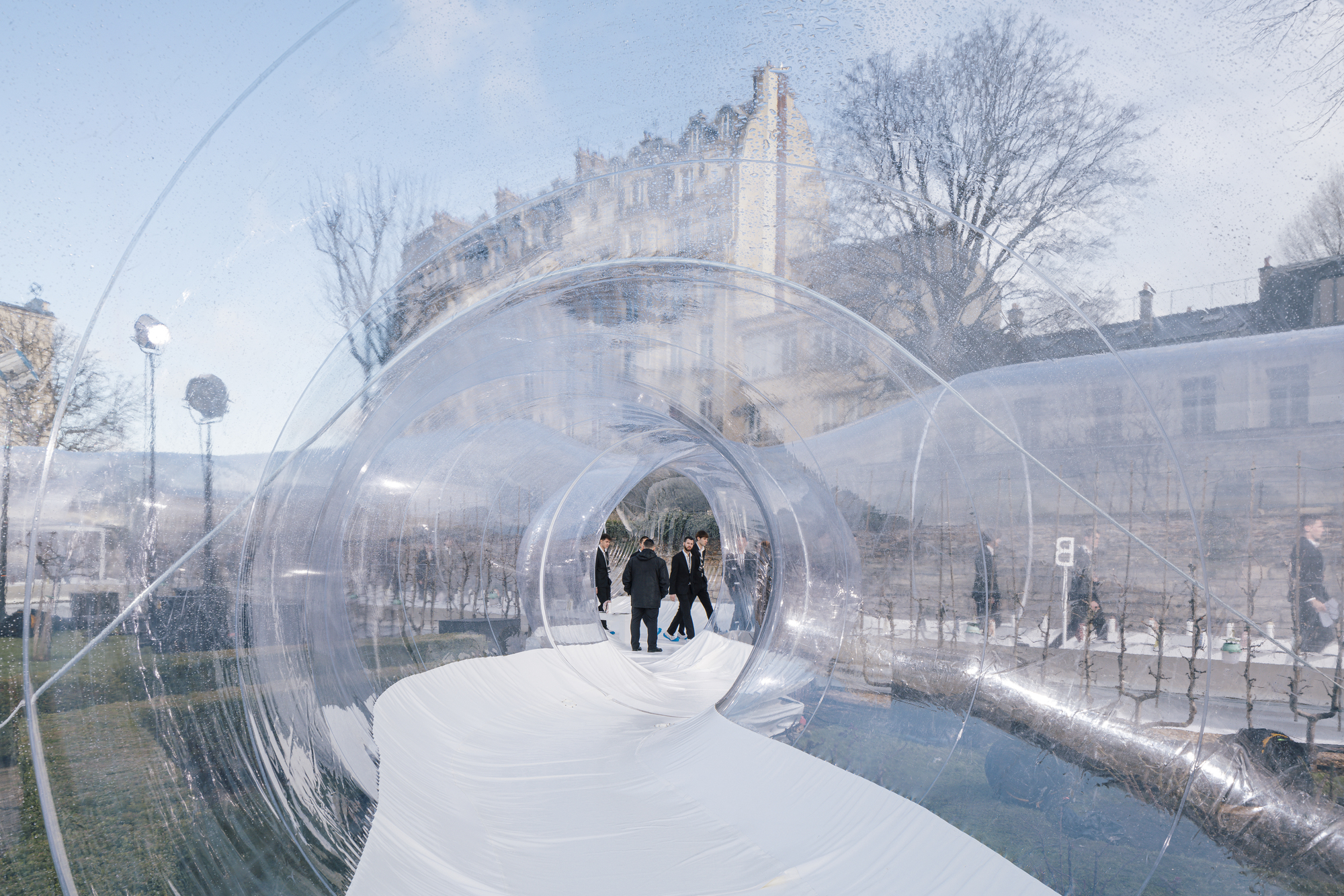 法国巴黎透明管道艺术装置丨Dosis-20