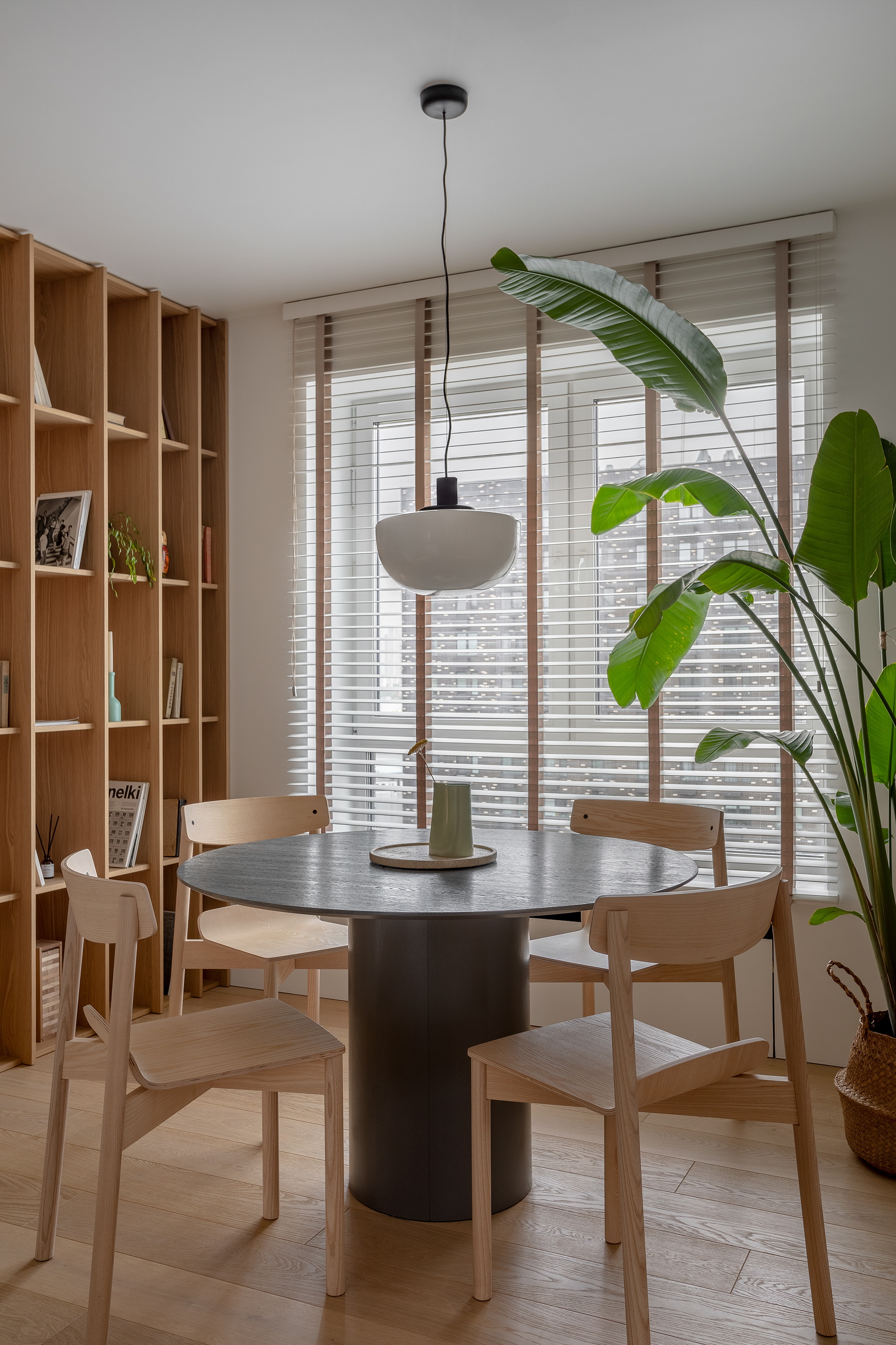 由布罗·斯洛沃设计的公寓丨Buro Slovo-4