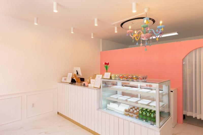 粉色氛围的 10 坪小户型装修设计-7