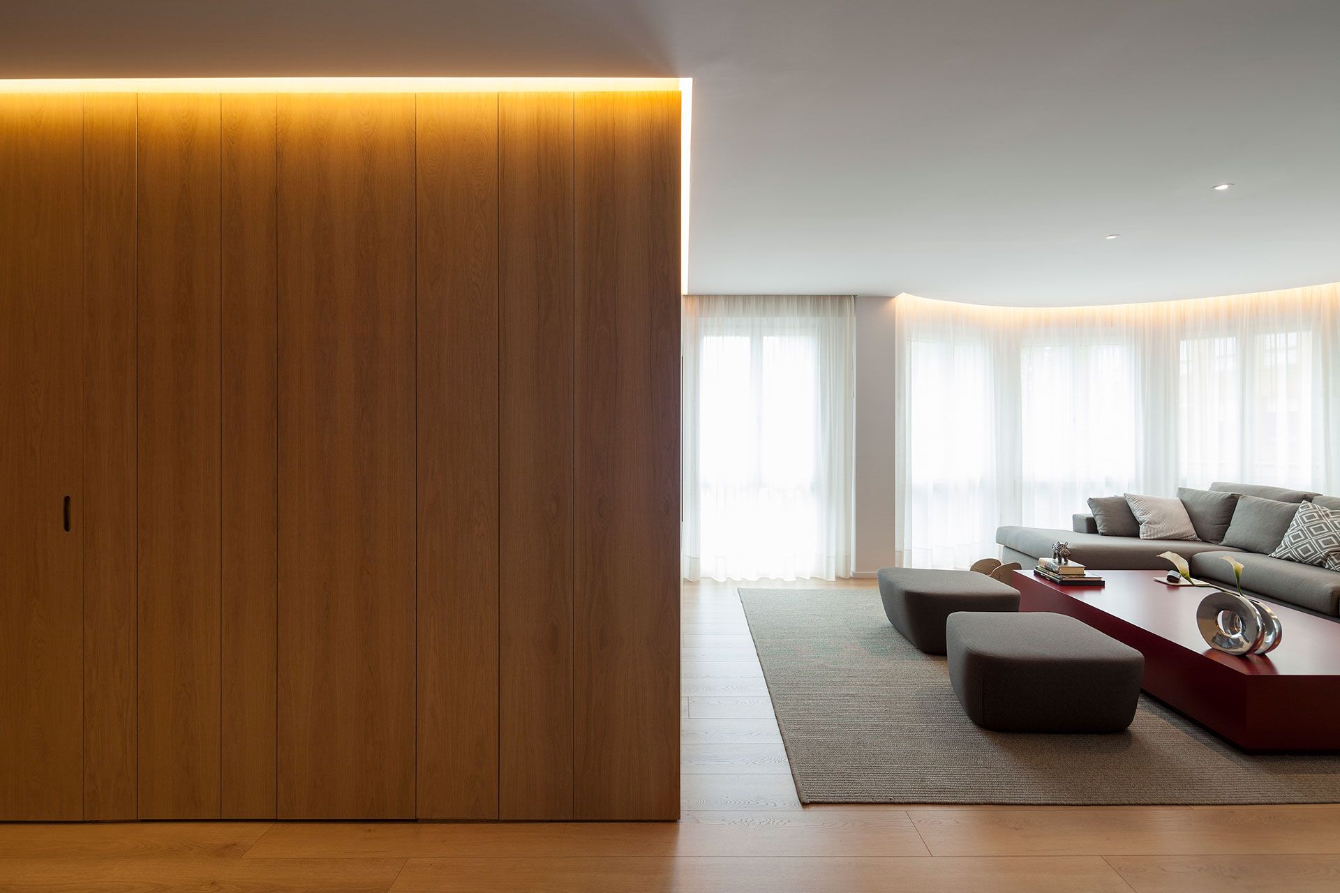 P公馆（P可根据具体指代替换为相应名称，这里公馆只是一种常见的翻译情境代称） -15