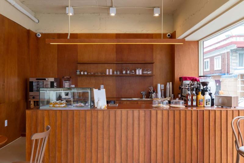 简约十平米咖啡厅，展现温馨原木风-5