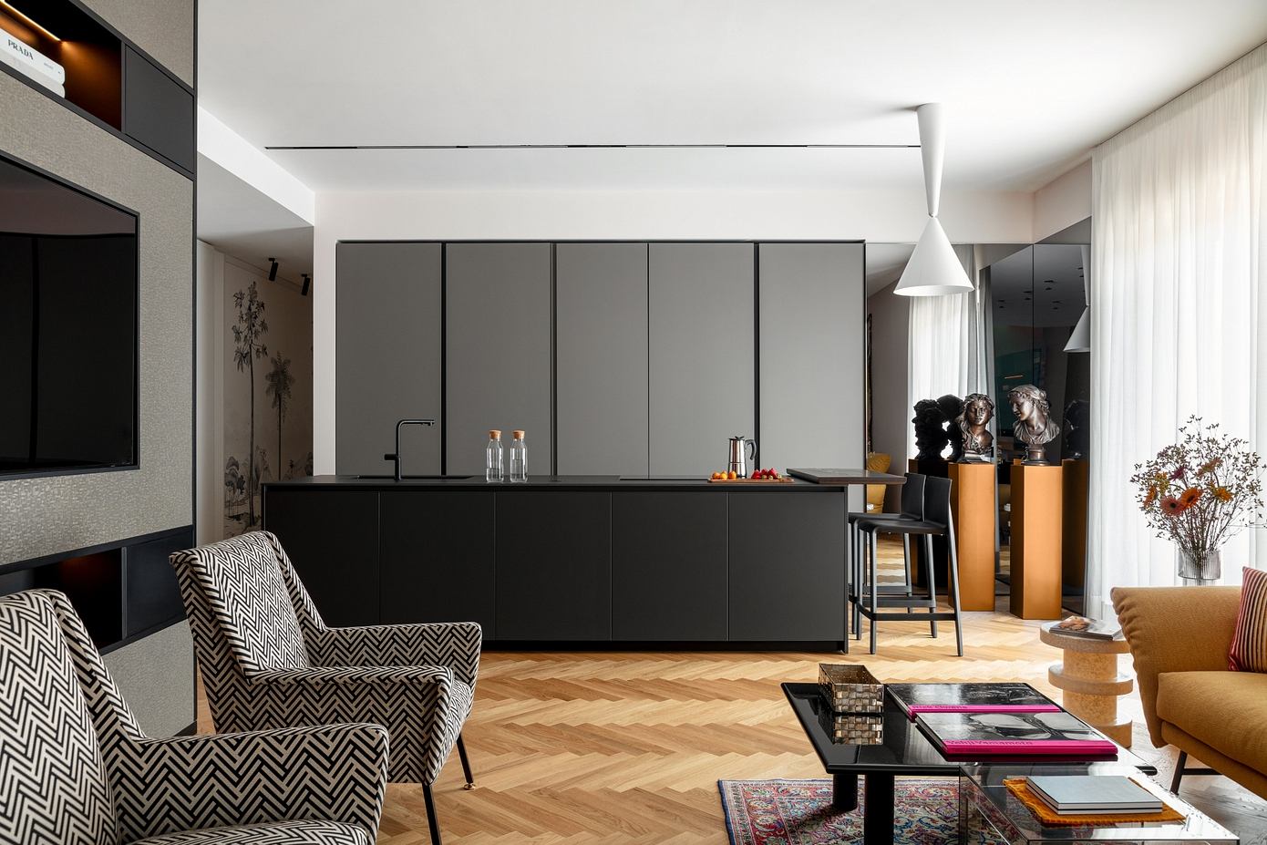 “New retro’:色彩与光影塑造的那不勒斯活力住宅丨意大利那不勒斯丨建筑师 Carmine Abate-4