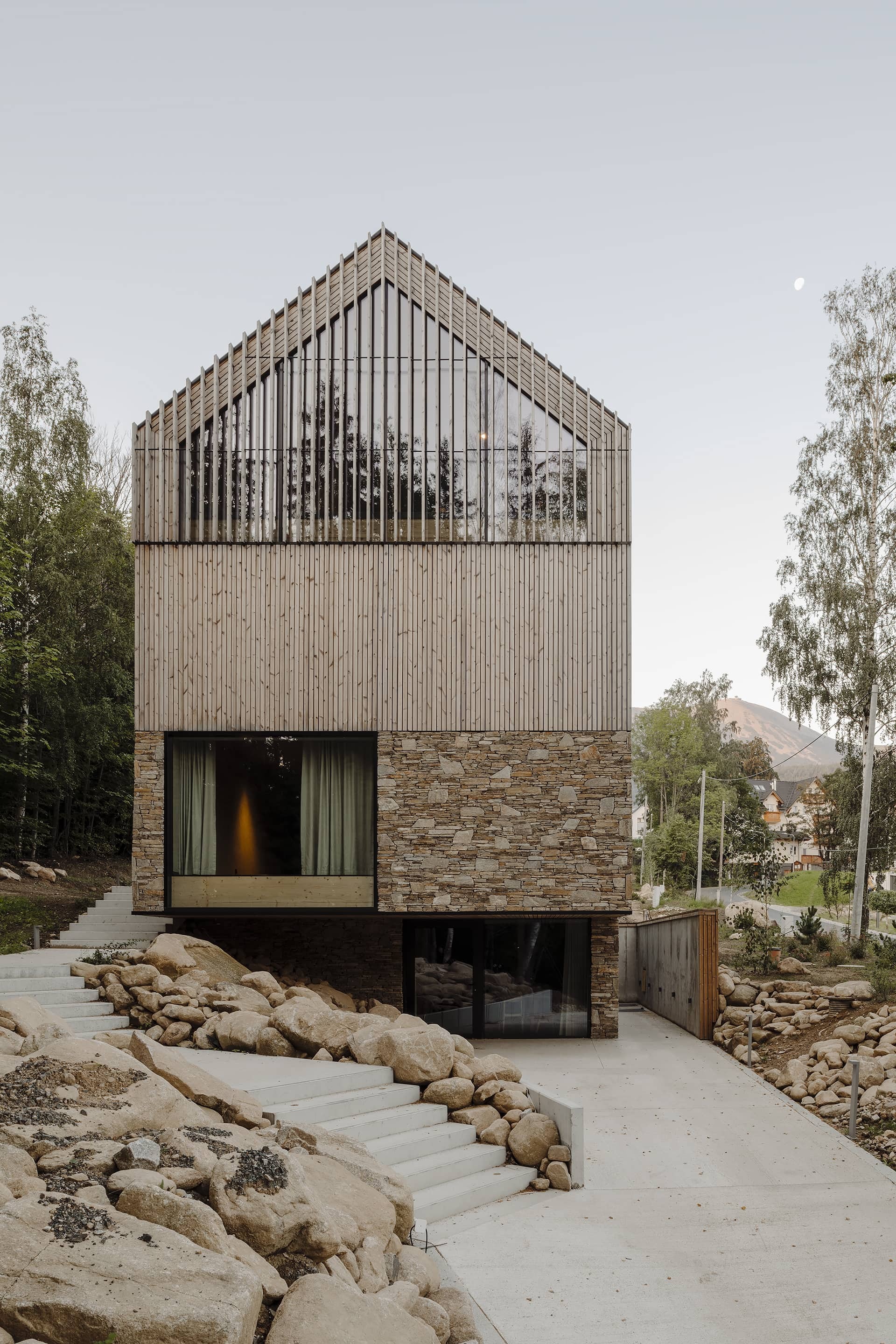 Apartments in Wolf Clearing / studio de.materia-13