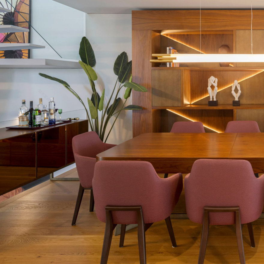 咸风;海风咸韵(考虑到Salty Breeze可能在特定情境中有更具意境表达,如果仅从字面严格翻译就是咸风 )-17