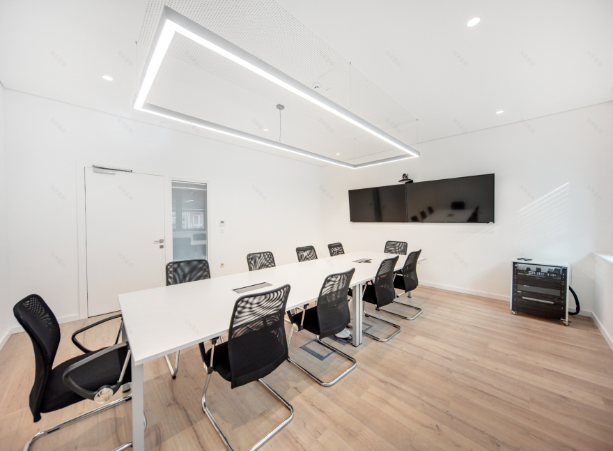 克罗地亚 Slavonski Brod 工业区办公楼-18