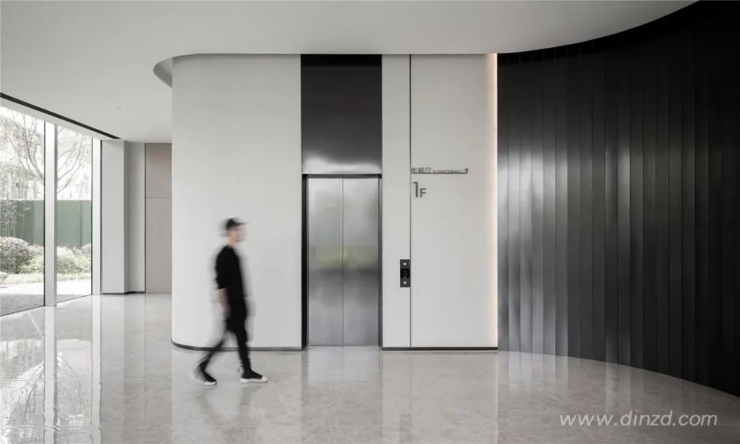 外滩·江月湾售楼处 | 现代简约融合自然之美-36