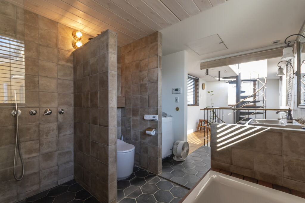 都市型パッシブデザインの家 自然素材にこだわり経年美を楽しみながら暮らす | Architecture | 100%LiFE-11