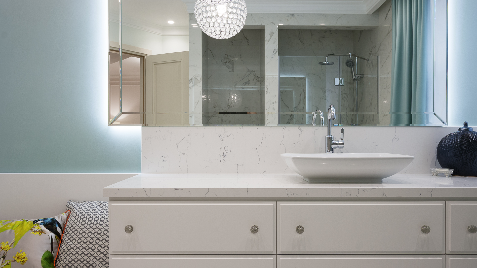 乌克兰现代经典家居,温馨舒适的空间设计-14