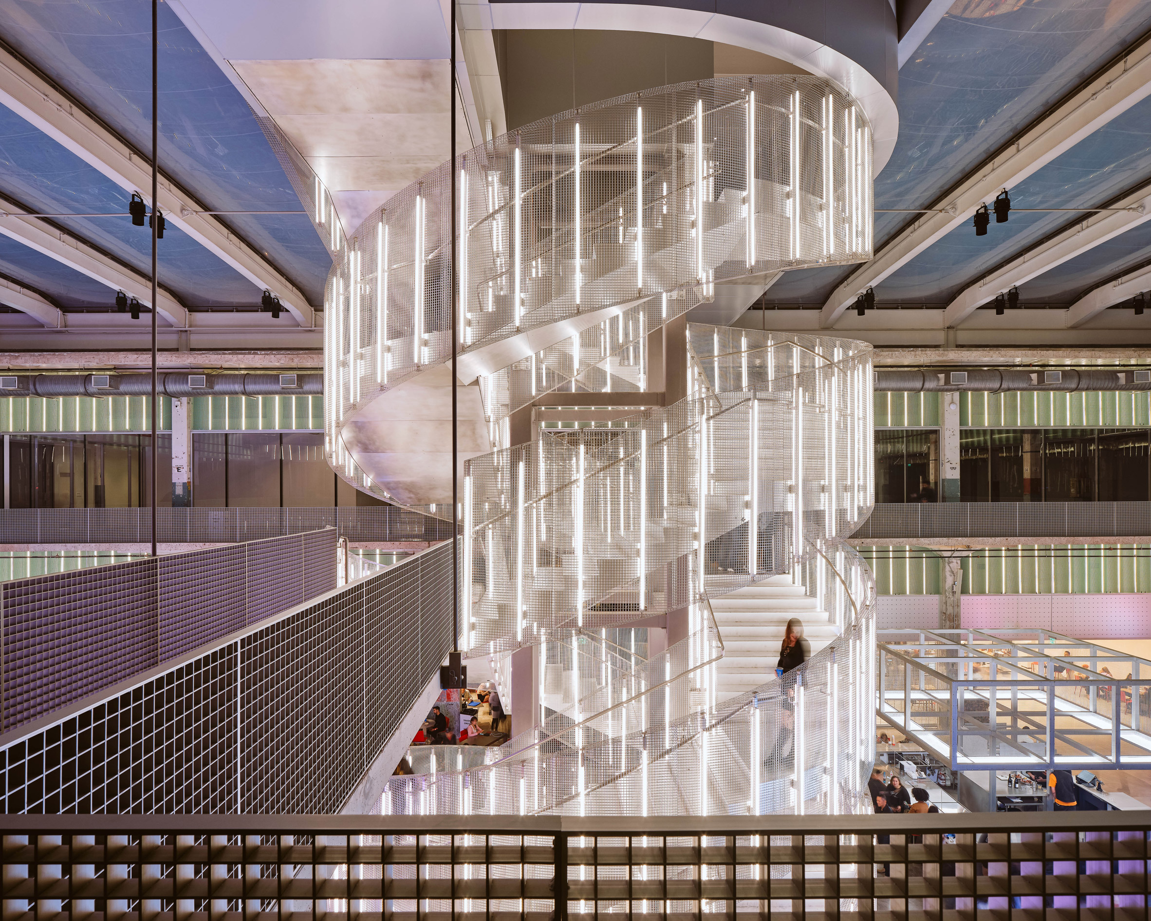 OMA 打造 POST Houston 文化零售目的地,巨型楼梯串起互动空间-16