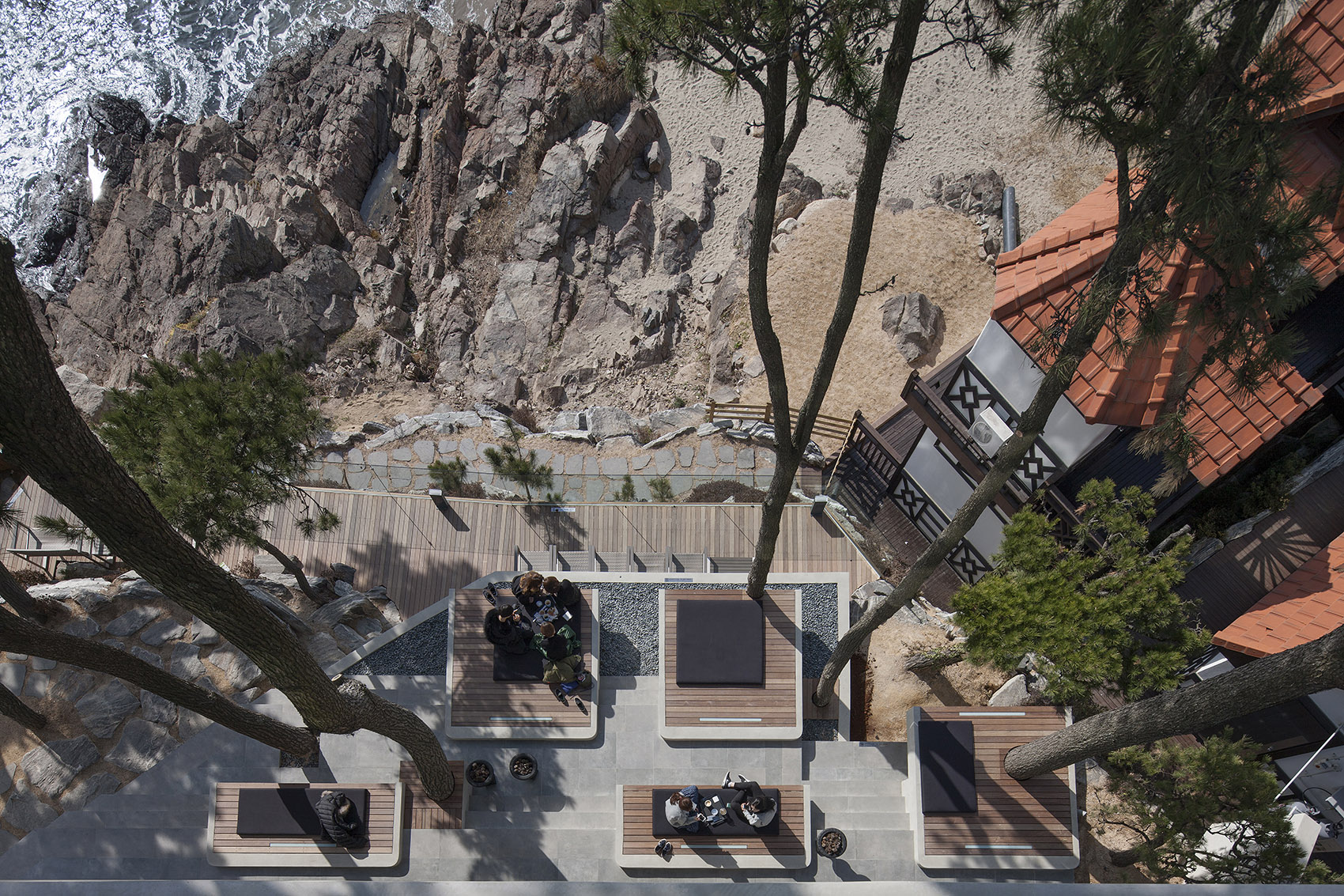 韩国WAVEON海边咖啡厅 / Heesoo Kwak-29