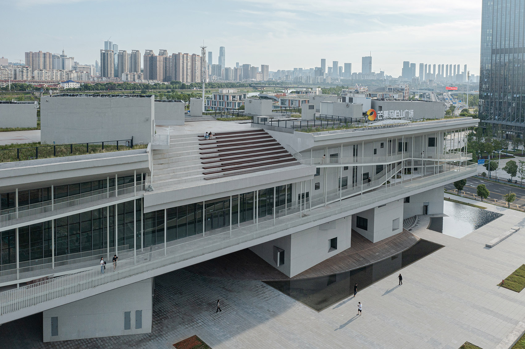 湖南广电芒果马栏山广场丨中国湖南丨地方工作室,湖南大学设计研究院有限公司-11