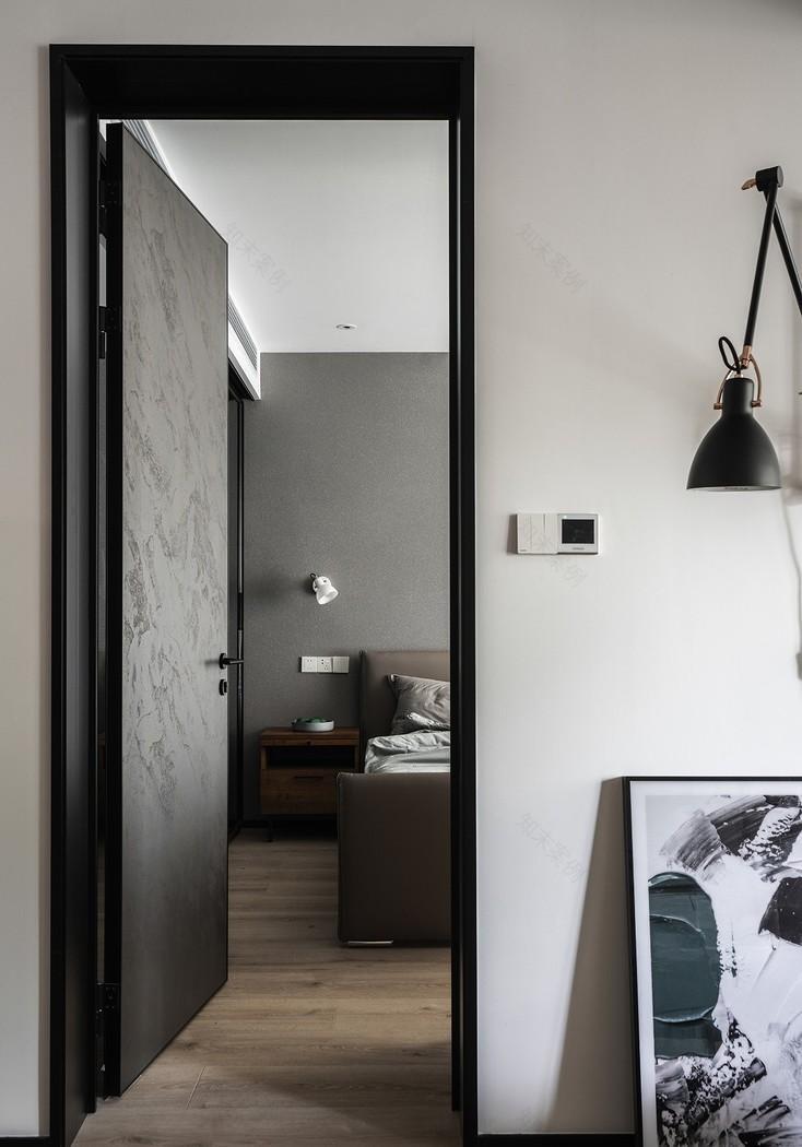 135㎡简约两居,真皮沙发与工业风茶几的完美融合-18