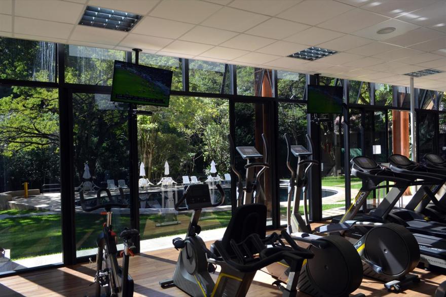 Clube Campestre 运动俱乐部更衣室设计-7