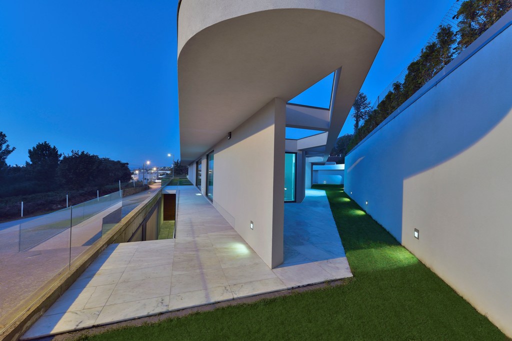 光伏住宅（注：Casa在西班牙语里有房屋住宅的意思，PV是Photovoltaic的缩写，意为光伏 ） 丨葡萄牙丨Central Arquitectos-17