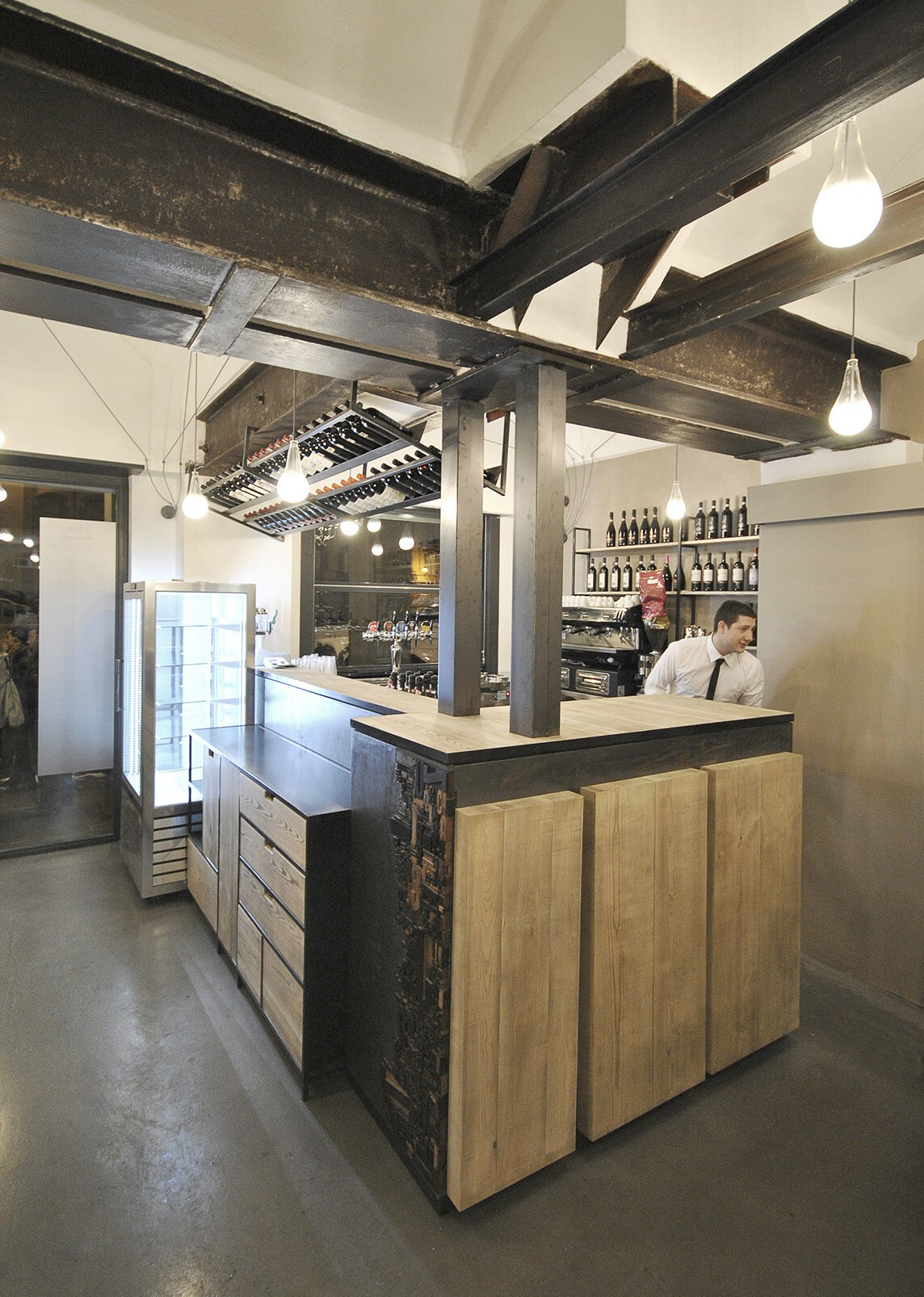 字里行间,手工精神的餐饮空间-12