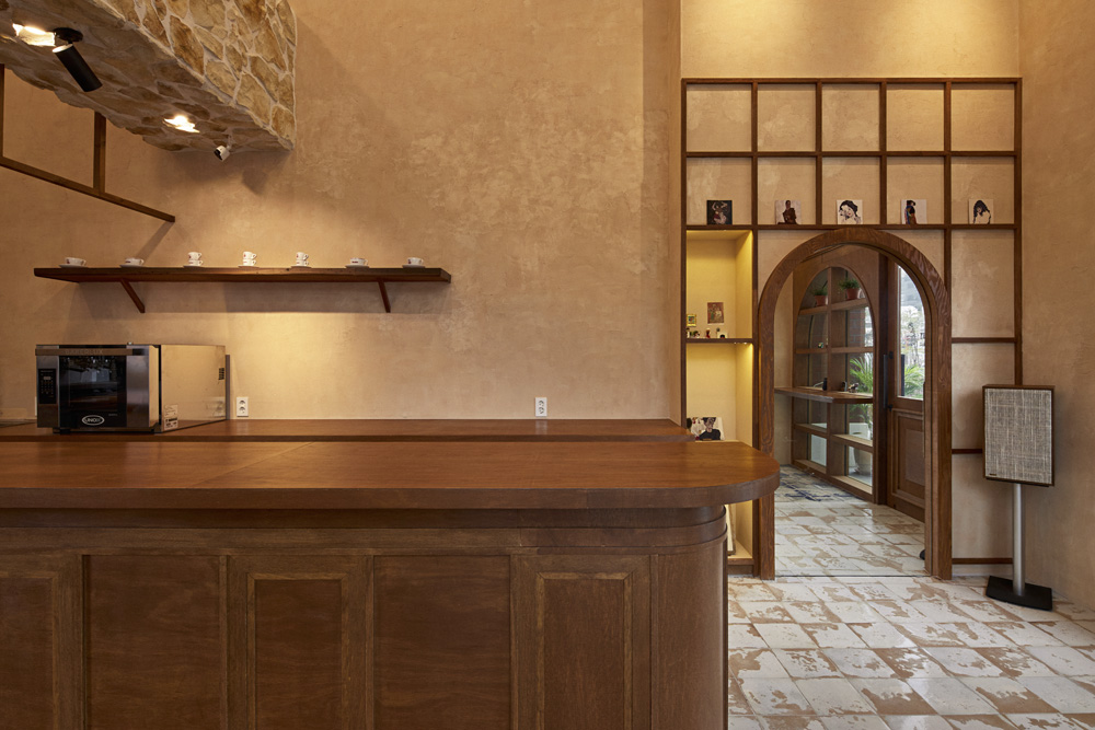 11 平米的精致咖啡厅 | 小巧而富有情调的室内设计-10