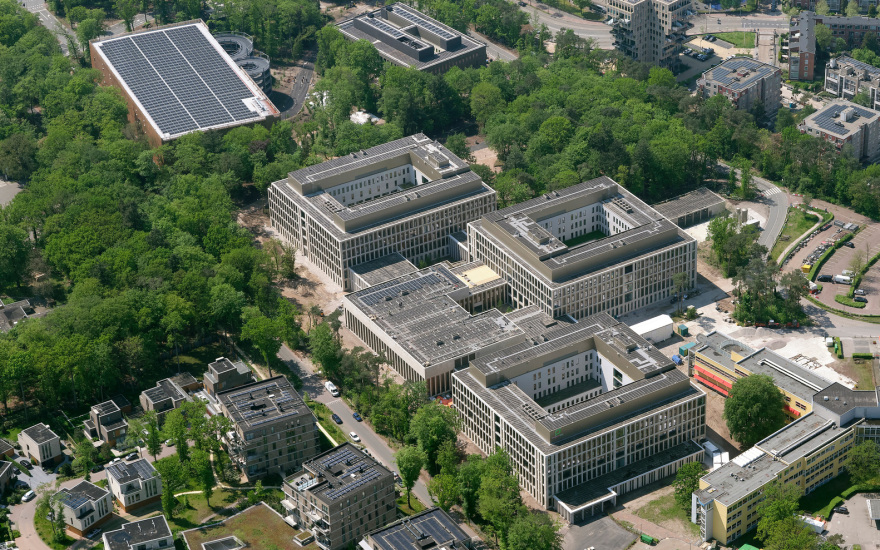 荷兰 Tergooi Medical Center | 绿色森林般的医疗空间-19