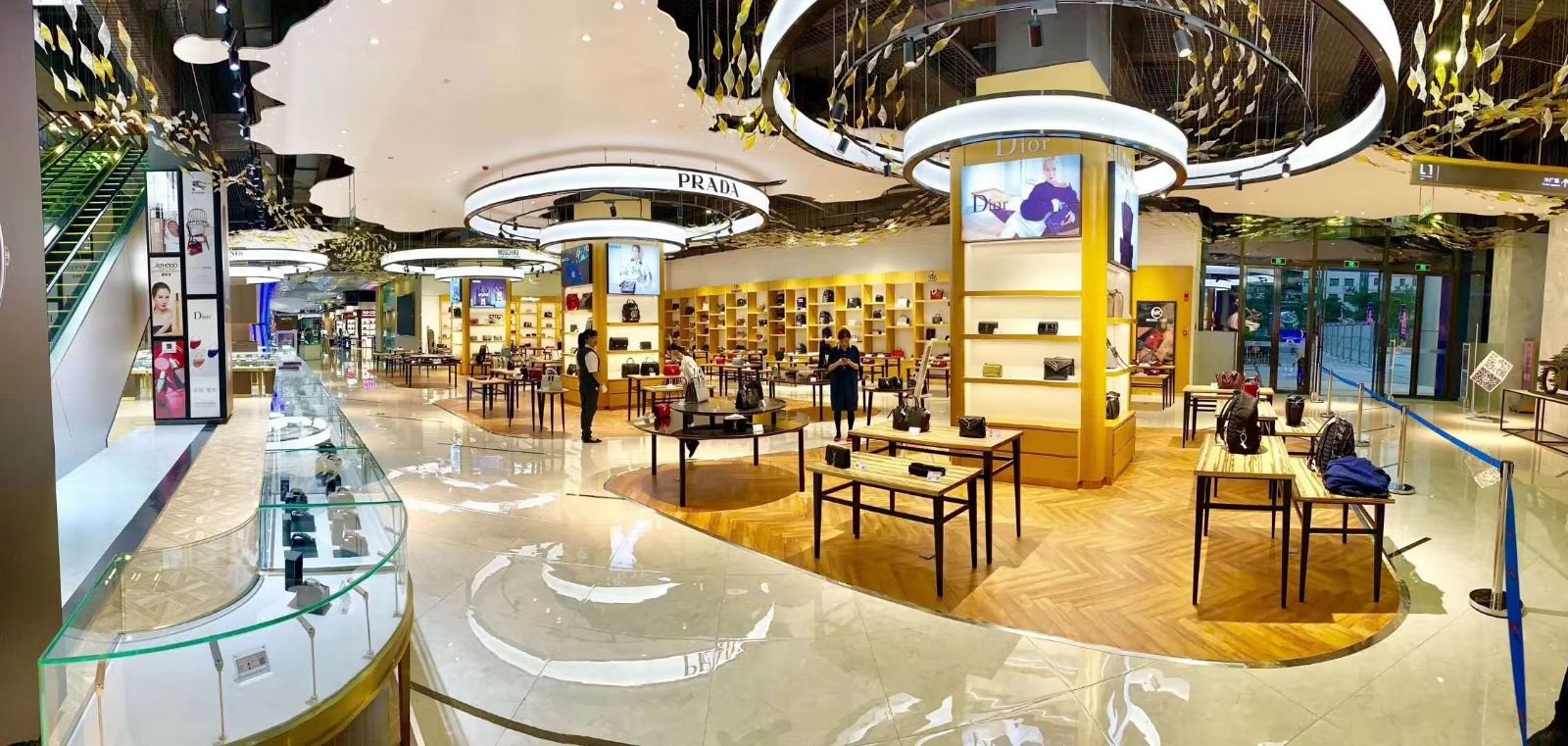 高度还原效果图的商场设计案例-1