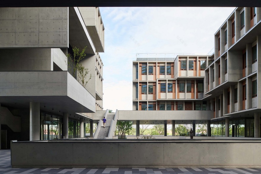 成都麓湖漂浮总部办公楼丨中国成都丨直向建筑-0