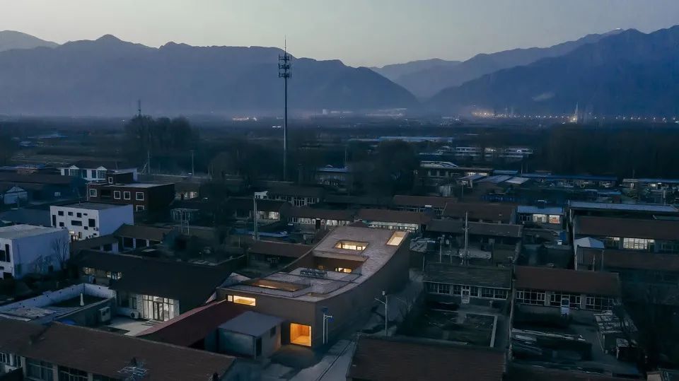 京郊民宿"瞻院" | 弧形屋顶下的生活美学-5