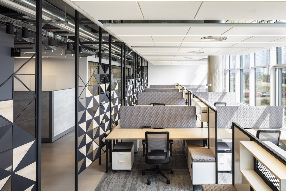 自然材料打造温馨跨国办公空间-34