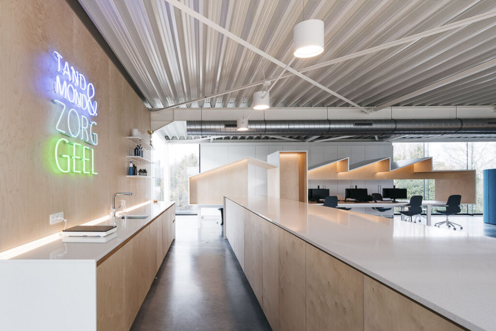 巴克兰茨·弗拉科（考虑到Bakelants和Frako很可能是人名，按照常见外文人名音译处理得出该结果） -3