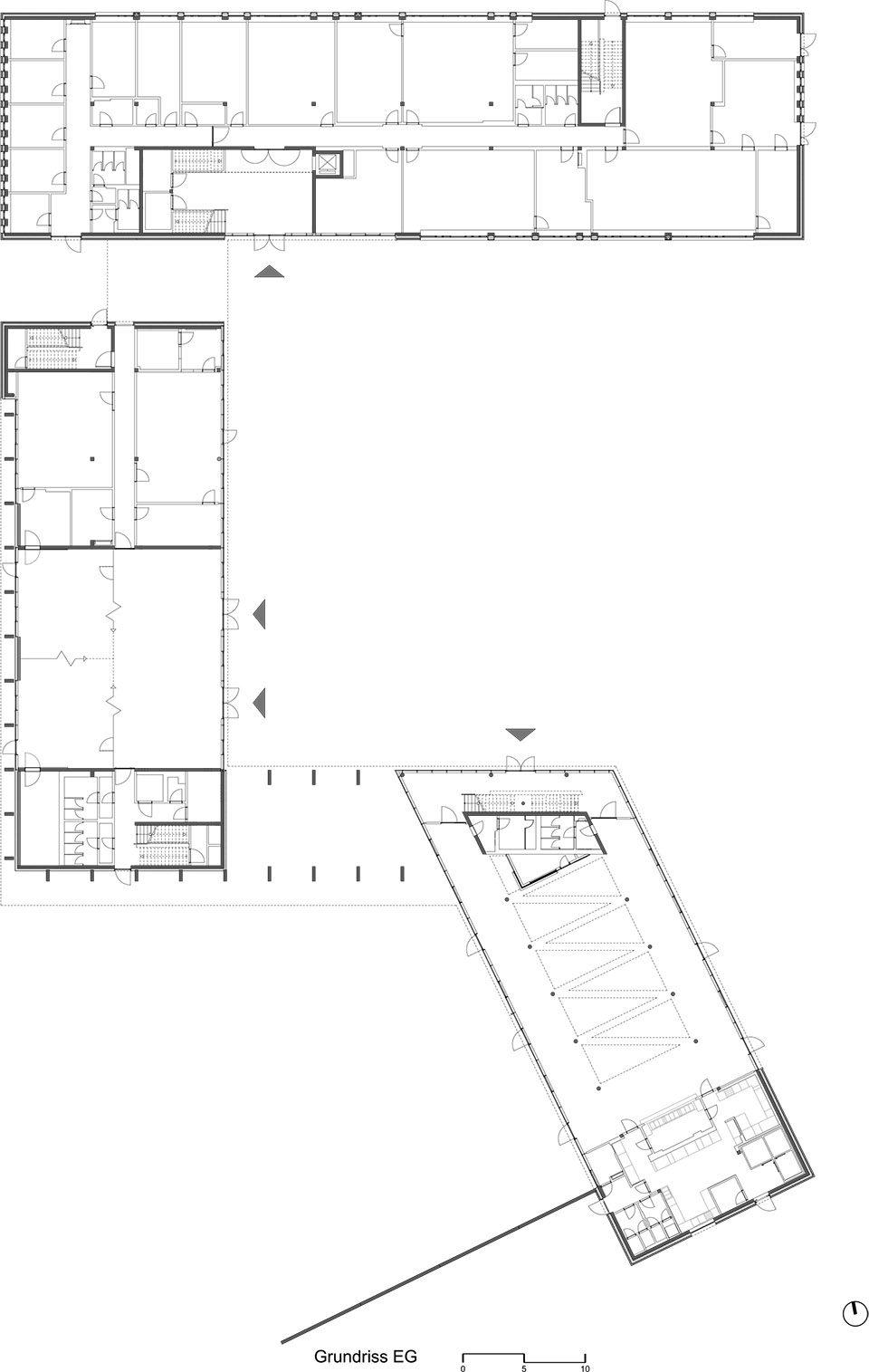 久洛·特里比希大学,学校扩建-34