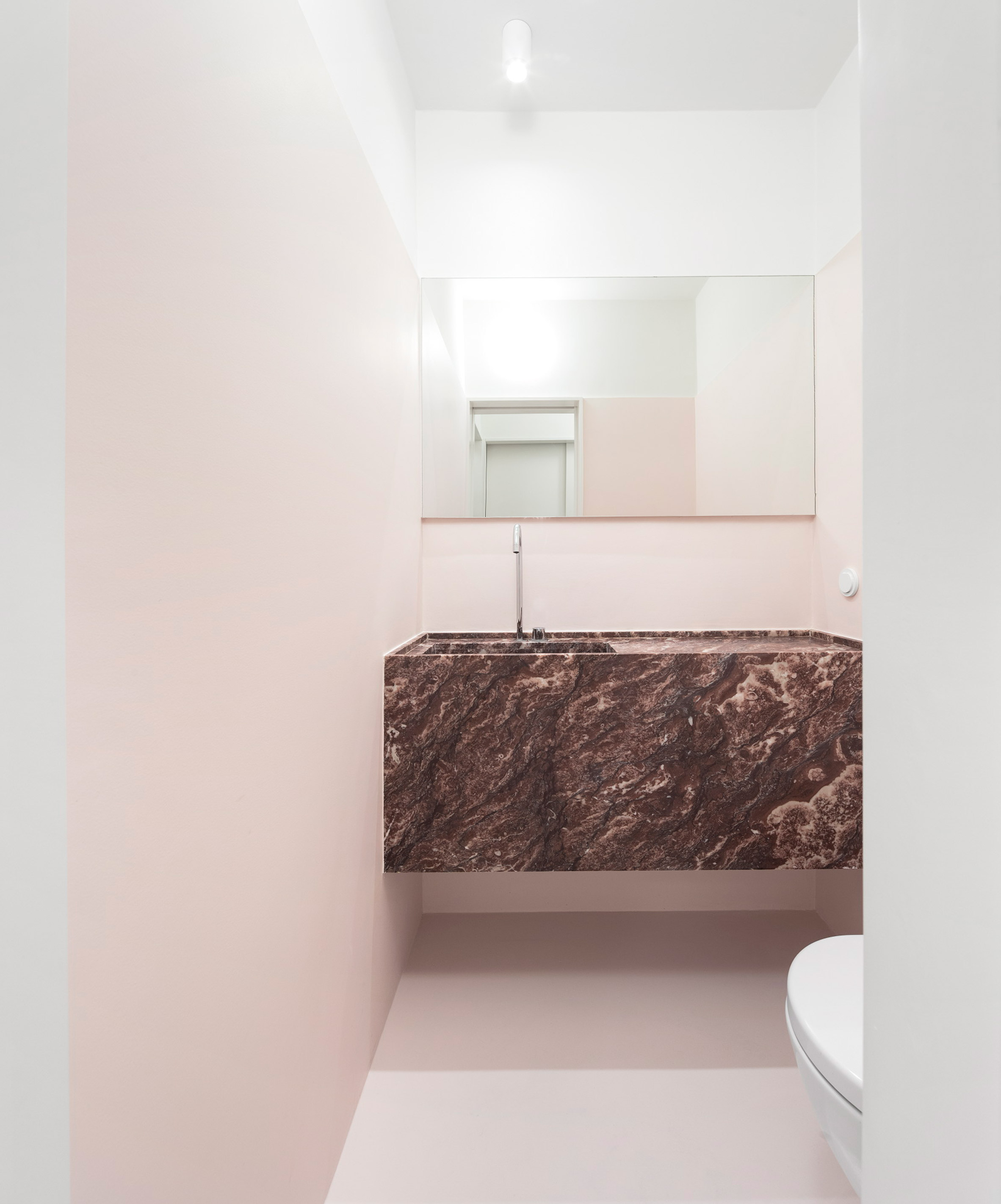 Rar Studio renovates an apartment in Álvaro Siza's Terraços de Bragança-15