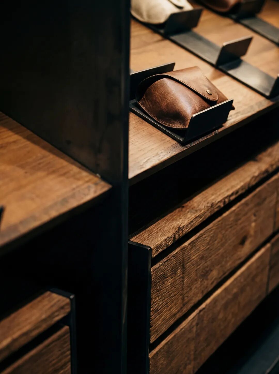 黄颜色设计｜JLBS全球旗舰店丨意大利米兰丨上海黄颜色建筑设计有限公司-45