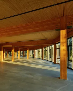 西雅图东部大型木结构办公楼丨美国华盛顿丨LMN Architects