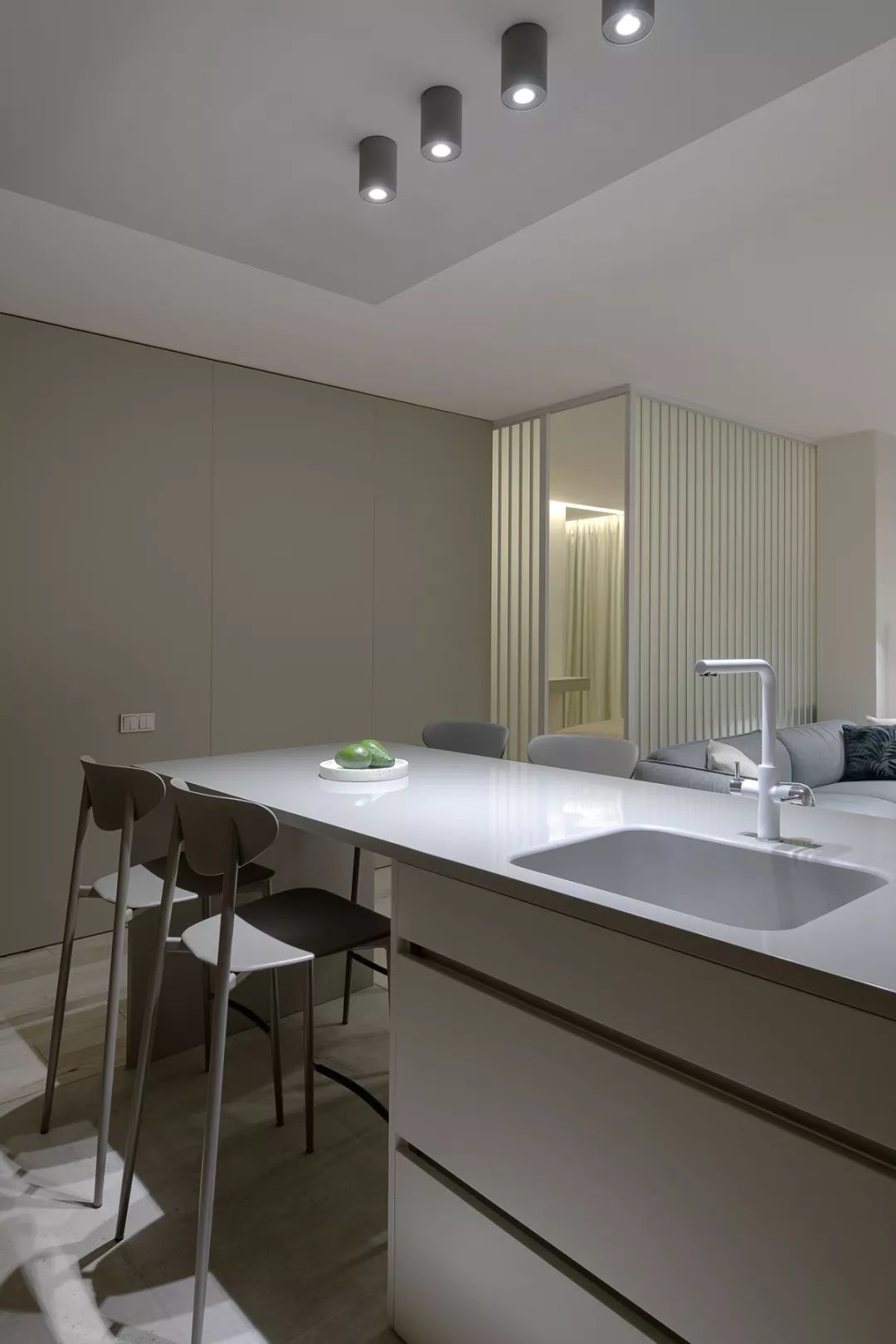 53㎡ 简约风，一室一厅这样设计超省空间！  Yana Osipenko-22