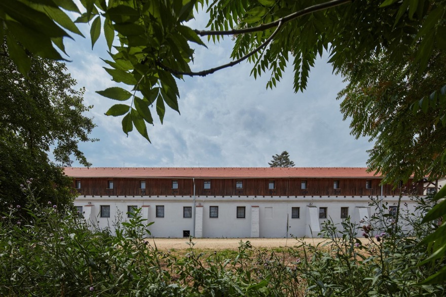 捷克某陶瓷厂改造酒店项目-10